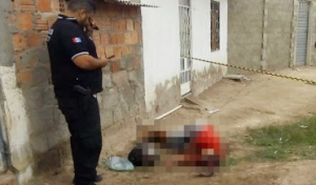 Troca de tiros entre desafetos deixa adolescente morto em Delmiro Gouveia