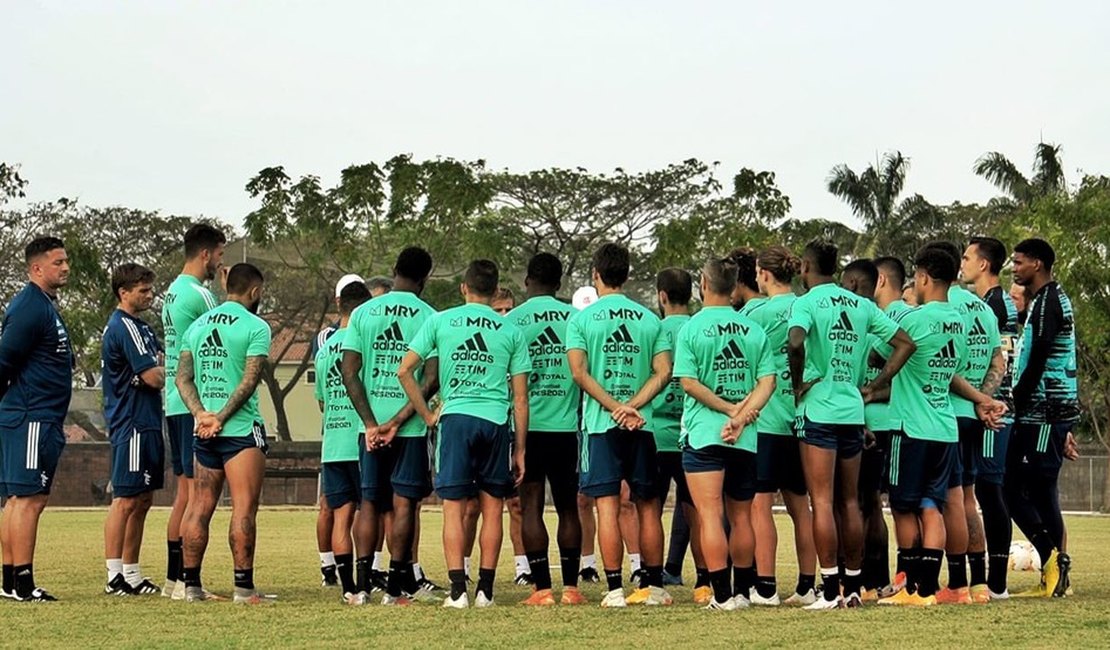 Seis jogadores do Flamengo testam positivo para Covid-19