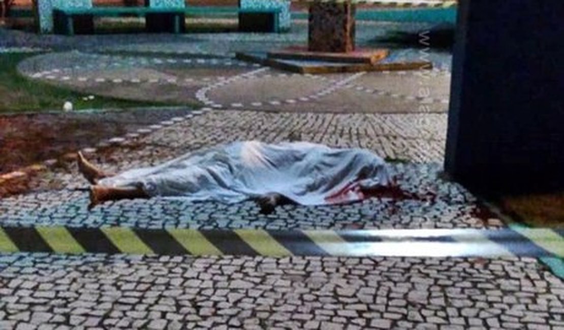Homem é assassinado a tiros na frente uma igreja evangélica em São Miguel dos Campos
