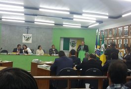 Denúncia: vereador afirma que ônibus escolares municipais colocam segurança de alunos em risco