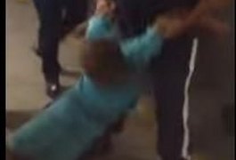 Vigilante suspeito de agredir menor em supermercado é afastado do trabalho