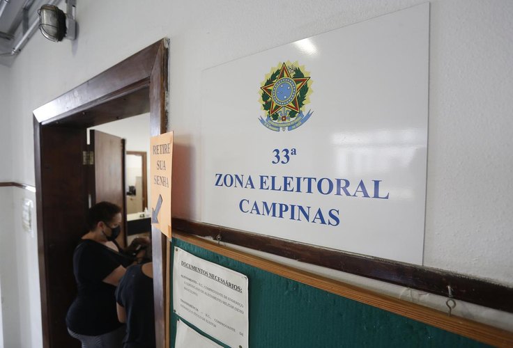 Justiça Eleitoral determina que PT remova propaganda irregular de postes na Jatiúca