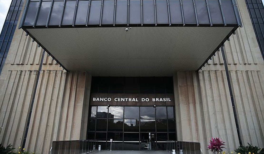 Servidores do BC ameaçam greve com paralisação total do PIX, caso Bolsonaro reajuste só salários de policiais