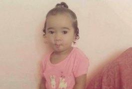 Garota de 2 anos morre eletrocutada ao colocar fio de extensão na boca, em AL