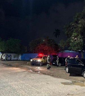 Polícia Militar recupera dois veículos no bairro do Poço, em Maceió