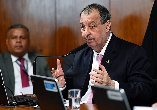 Omar Aziz é eleito governador do Amazonas e derrota Maria do Carmo com mais de 60% dos votos