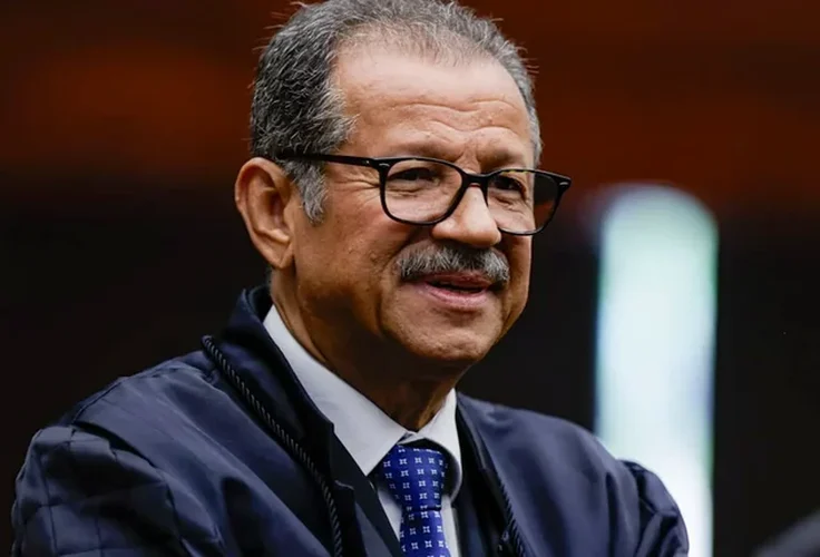 Ex-desembargador Sebastião Coelho anuncia candidatura ao Senado pelo Distrito Federal