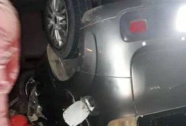 Homem perde controle de veículo e colide contra trator em Coruripe