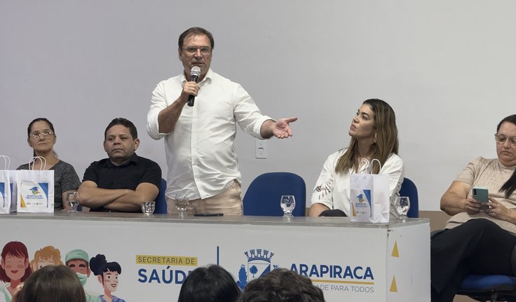 Luciano Barbosa entrega de mais 160 óculos gratuitos do Programa Arapiraca de Olho no Futuro; assista