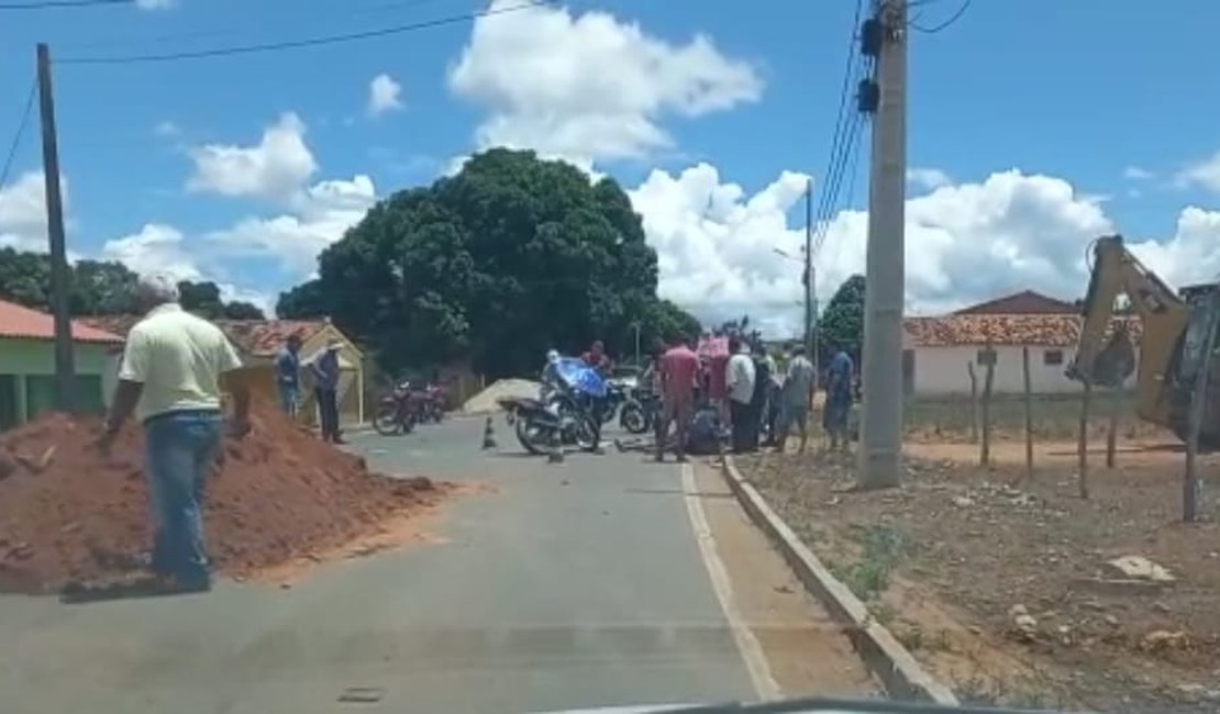 Obra da casal obstrui pista e causa acidente fatal em Lagoa da Canoa