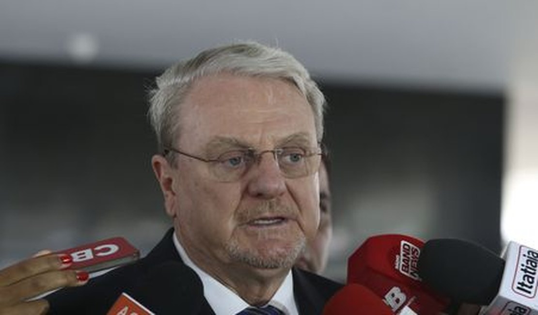 Prefeitos pedem ajuda a Temer para receber recurso da repatriação ainda hoje