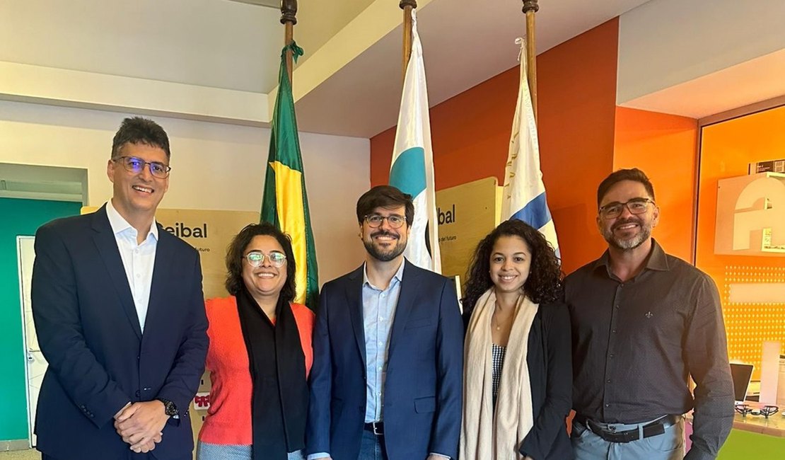 Equipe da Seduc conhece política de inovação e tecnologia em educação do Uruguai