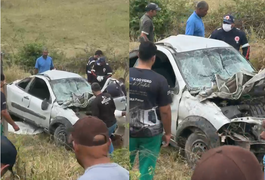 Motorista escapa com ferimentos leves após carro capotar e cair em ribanceira na AL-220