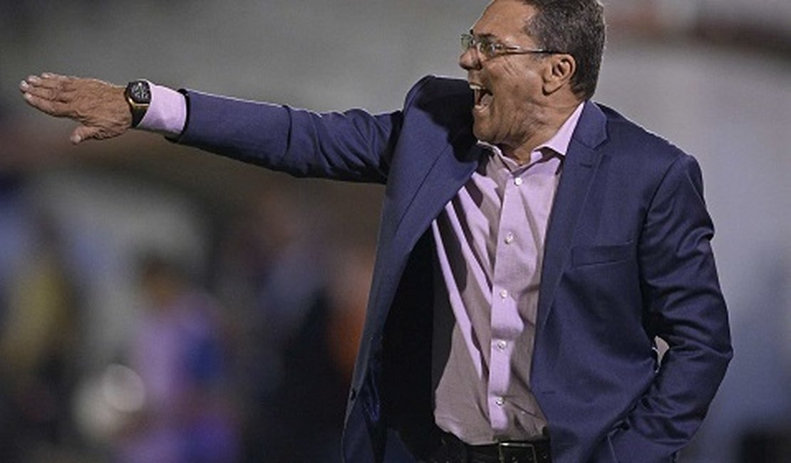 Corinthians demite o técnico Vanderlei Luxemburgo após empate com o Fortaleza