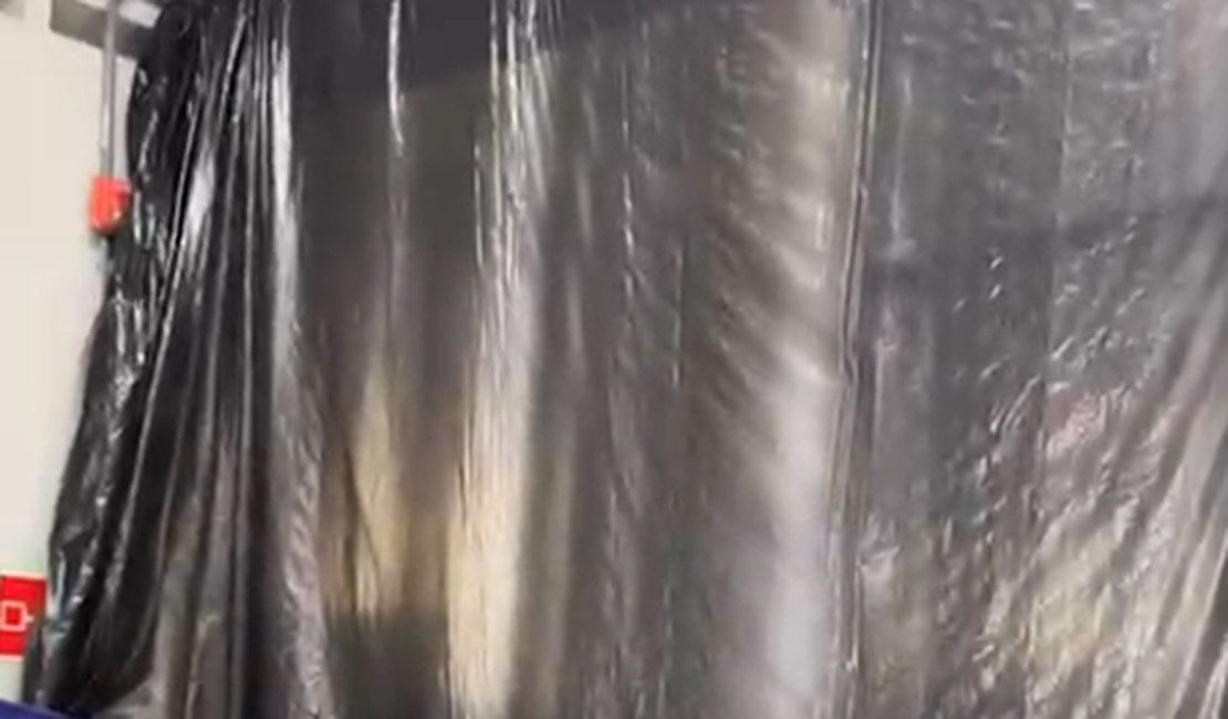 Militar quase perdeu filha de 3 anos após queda de estrutura metálica em loja, em Arapiraca; menina sofreu fraturas expostas no rosto e outra criança também ficou ferida