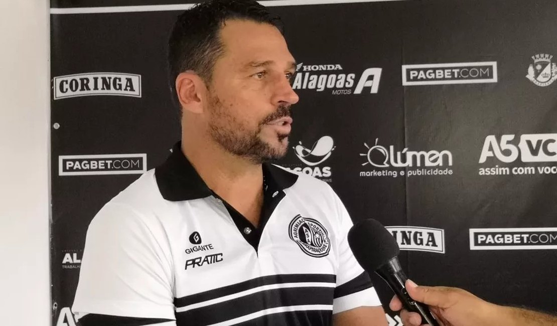 ASA anuncia saída de técnico após quatro jogos no comando da equipe