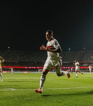 São Paulo vence o Corinthians por 2 a 0, reverte vantagem e está na final da Copa do Brasil