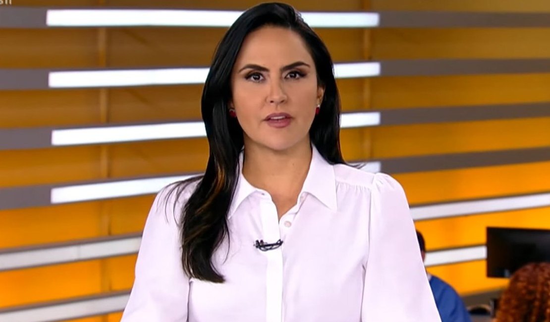 Record demite por e-mail a apresentadora Carla Cecato após 16 anos
