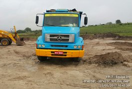 FPI flagra extração ilegal de areia e supressão de vegetação nativa com motosserra, em Arapiraca