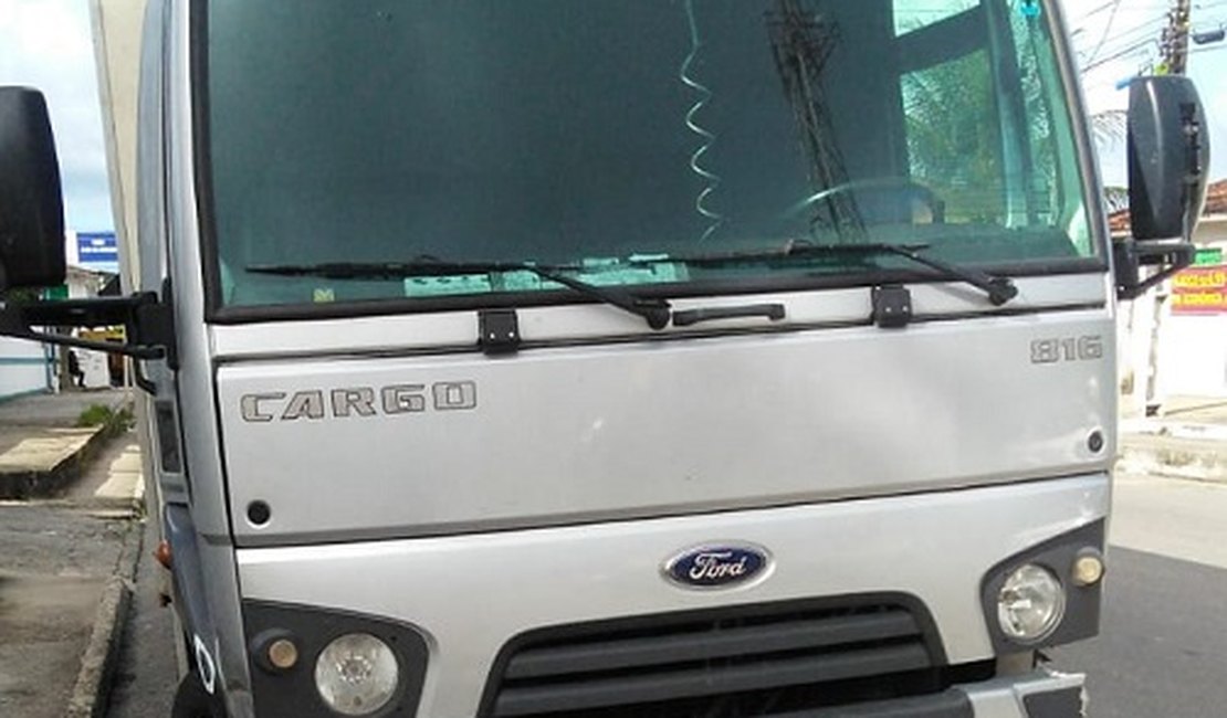 Caminhão roubado em Pernambuco é recuperado pela Polícia Civil de Alagoas