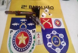PM flagra jovem com arma de fogo e drogas em transporte coletivo em Murici