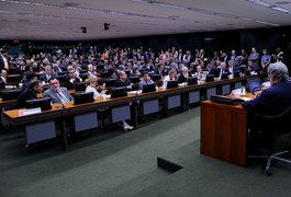 CCJ aprova relatório contrário à admissibilidade da denúncia contra Temer