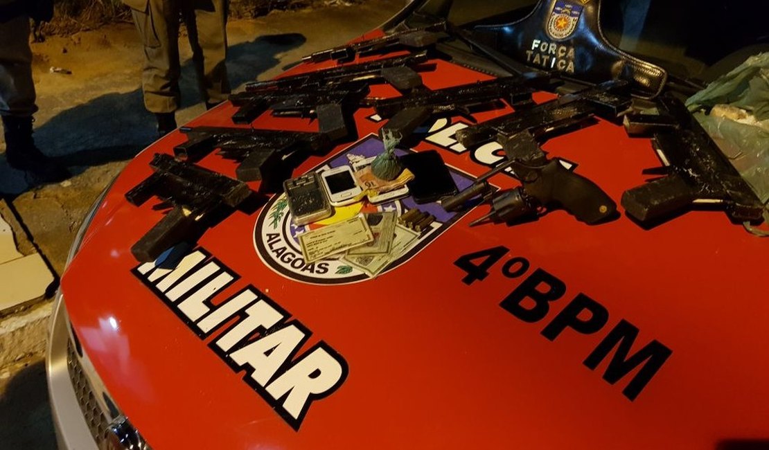 PM apreende oito submetralhadoras durante operação no Clima Bom, em Maceió