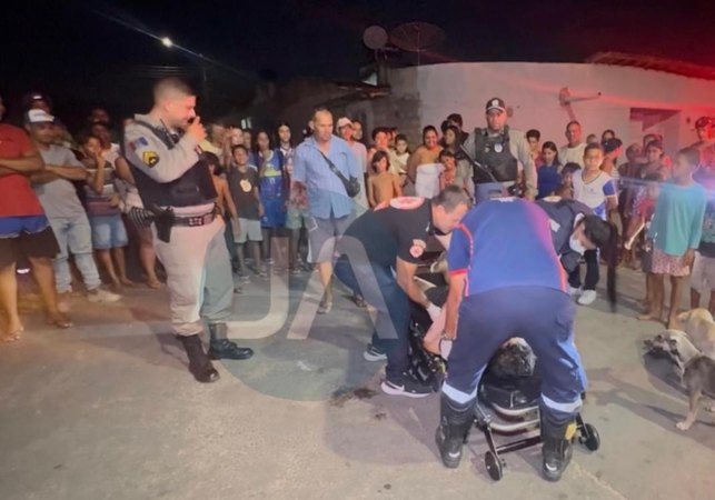Homem é agredido por populares após mostrar partes íntimas próximo a escola em Arapiraca
