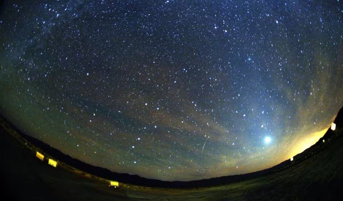 Detritos do cometa Halley vão riscar o céu na noite desta quarta-feira (21); veja horários para observar