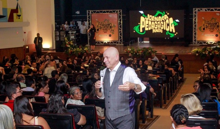 Palestra do filósofo Leandro Karnal encerra Jornada Pedagógica da Semed Penedo