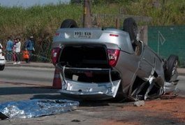 Dois bandidos morrem em acidente após assaltarem ônibus que seguia de Recife a Paulo Afonso