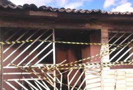 Curto-circuito provoca incêndio em residência no bairro Caititus, em Arapiraca