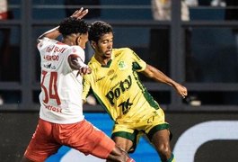 Bragantino engata a quinta, bate Mirassol e cola na liderança do Brasileiro