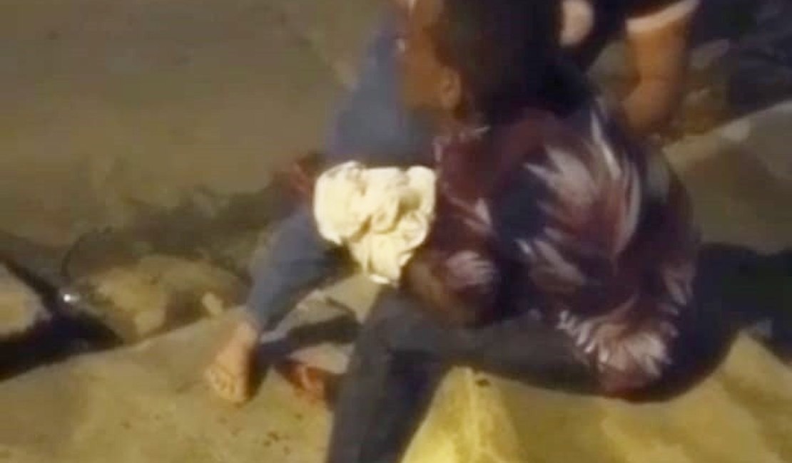 Vídeo. Após discussão, homem é ferido com pedaço de vaso sanitário, em Arapiraca