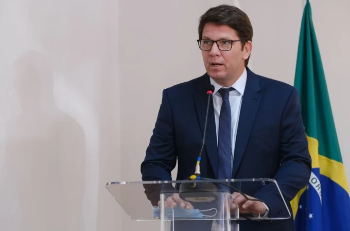 STF não consegue notificar Mário Frias sobre filme de Bolsonaro