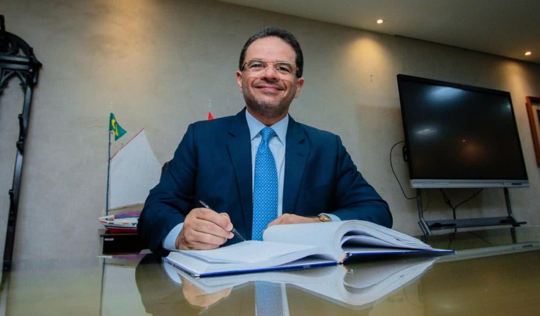 Governo de Alagoas transfere ponto facultativo do dia do Servidor para o dia 30