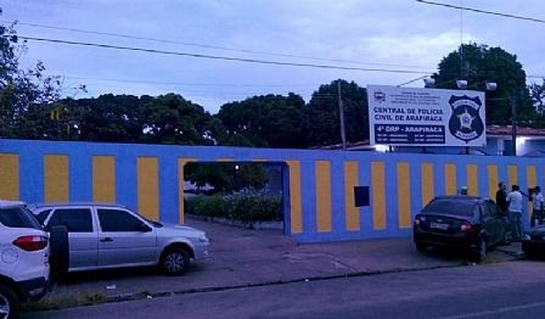 Após agredir ex-companheira, homem resiste à prisão e acaba autuado na delegacia de Arapiraca