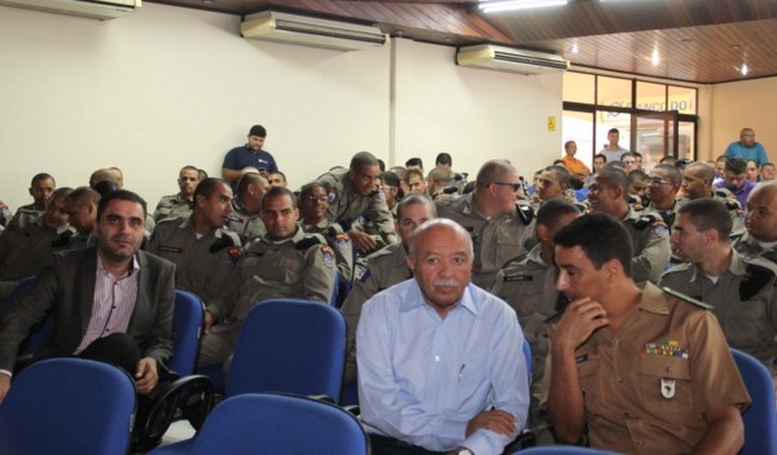 Em nome da prefeita Célia, secretário José Lopes destaca os 34 anos do 3º BPM