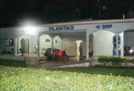 Homem é detido por populares e preso durante tentativa de furto de moto em Arapiraca