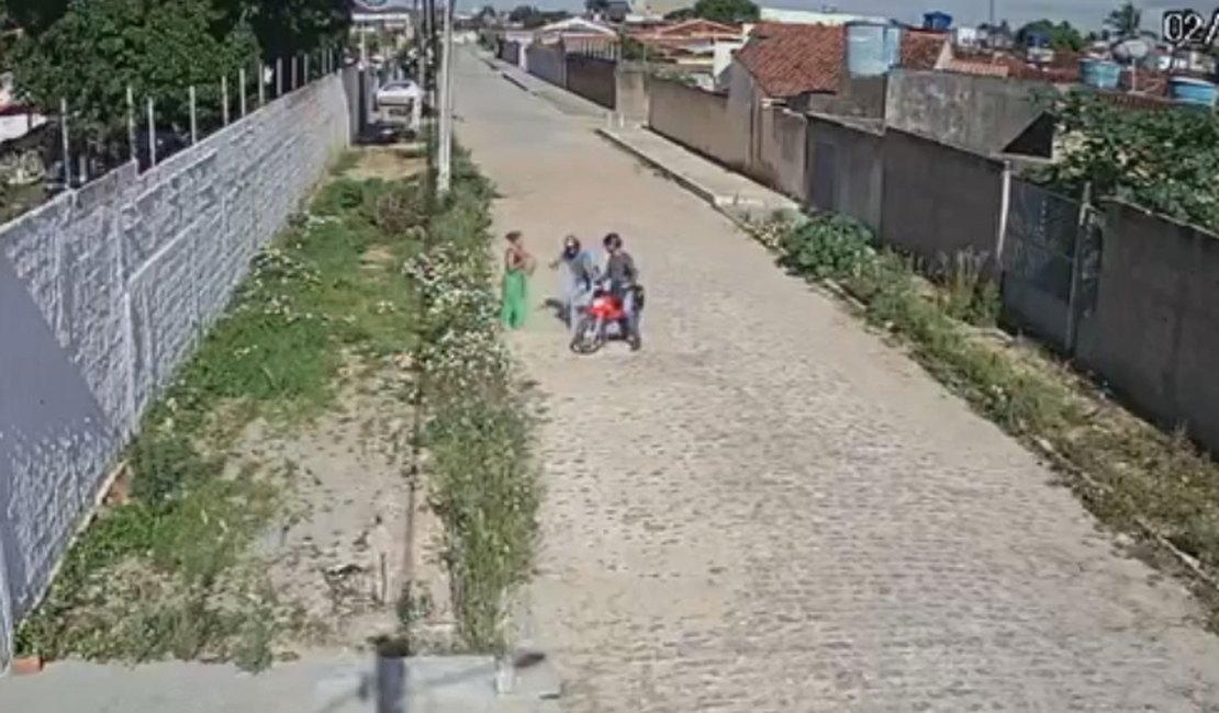 Vídeo flagra assalto em plena luz do dia em Arapiraca