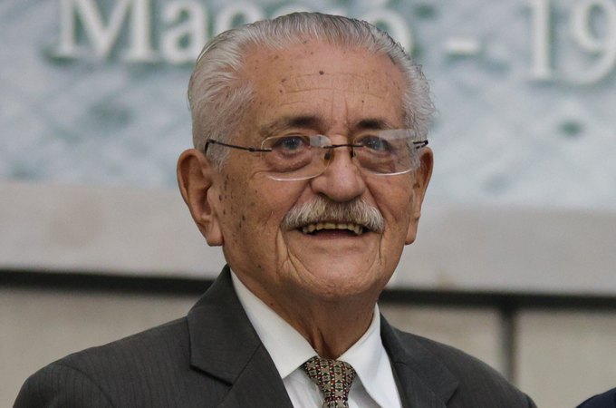 Assembleia aprova homenagem a Thales de Menezes, servidor que dedicou 65 anos ao Legislativo