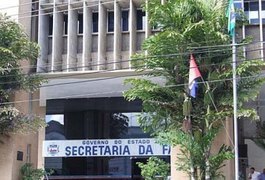 Servidores públicos protestam por reajuste salarial em Alagoas