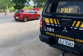 PRF em Alagoas recupera três veículos com queixa de roubo em cidades do interior