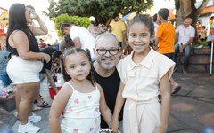 Domingo na Praça estreia com sucesso e promete virar tradição em Feira Grande