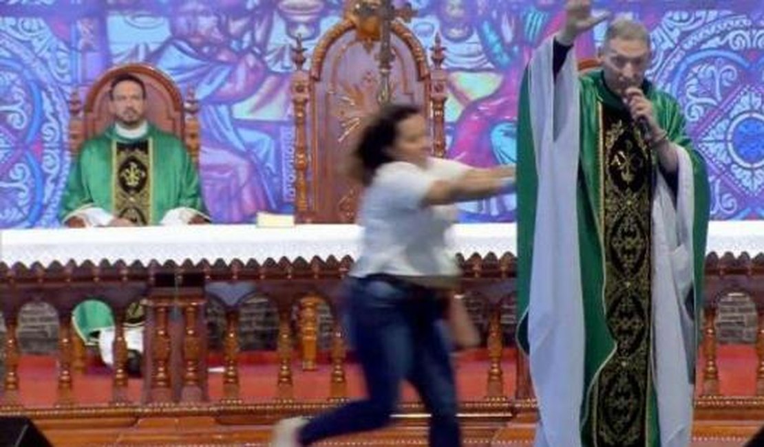 Padre Marcelo sobre empurrão em missa: 'Foi a maior dor que senti'