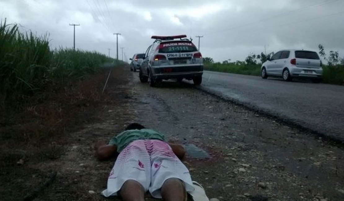 Ex-reeducando é encontrado morto às margens da AL 110 em Penedo