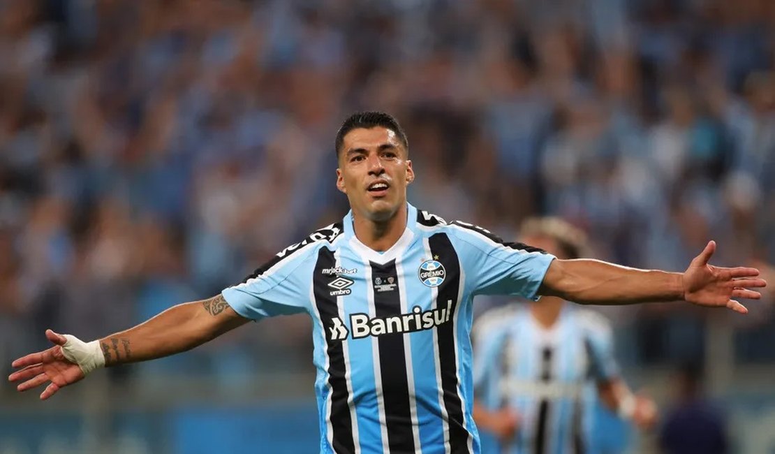 Grêmio é informado de que Luis Suárez quer se aposentar em razão de dores no joelho direito