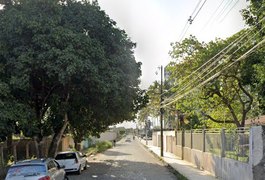 Curto-circuito em máquina de lavar provoca princípio de incêndio em apartamento, em Arapiraca