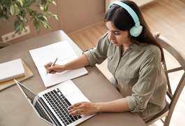 Na pandemia, pais de estudantes melhoraram percepção sobre trabalho do docente