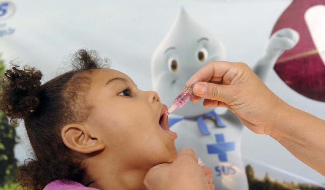 Sete em cada dez crianças aptas não foram vacinadas contra a pólio a uma semana do fim da campanha